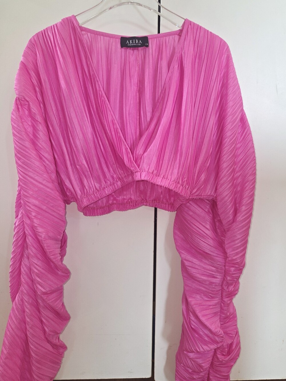 Akira Pink Pleated V-Neck Cropped Top With Oversized Sleeves - Size S/M